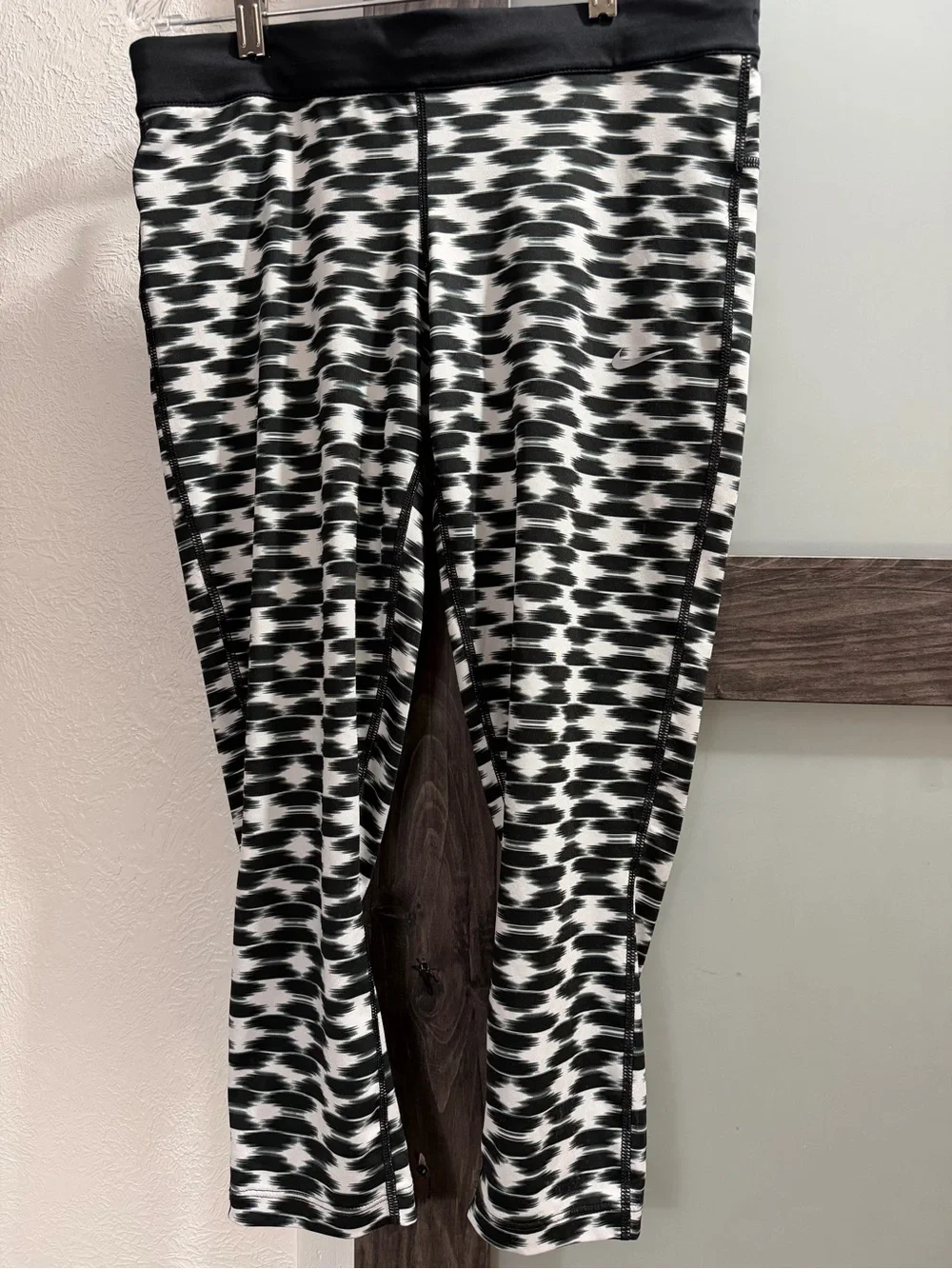 Nike Black & White Graphic Print Leggings